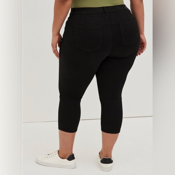 BNWOT black Torrid Super Soft Crop Jegging, size 20, high waisted - Picture 3 of 5